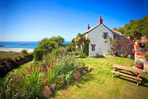Tresillian, Beach House, Sea-views, Large Gardens