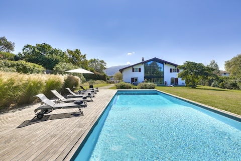 Baserri – Completely renovated Basque farmhouse