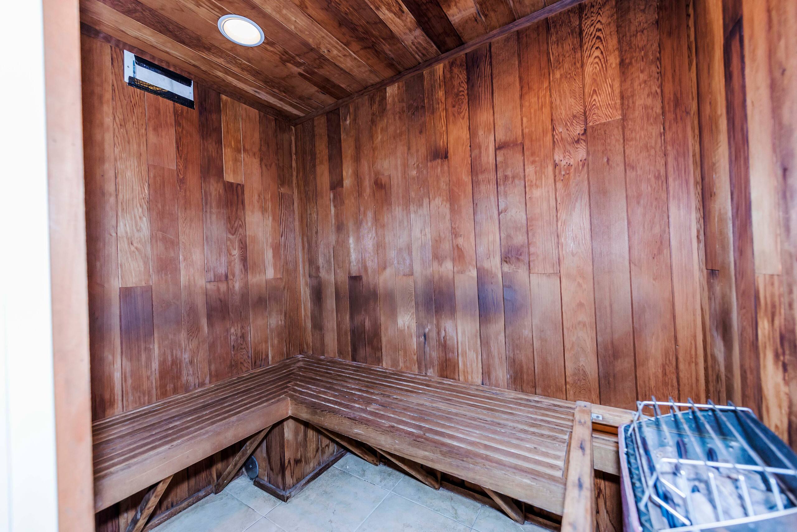 Condo in Lahaina · ★4.79 · 1 bedroom · 2 beds · 1 bath - Image 39