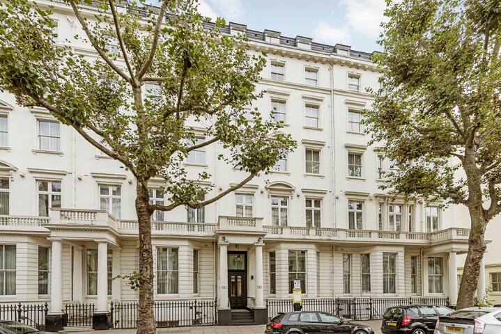 South Kensington – Deluxe 3 Bedroom Apartment