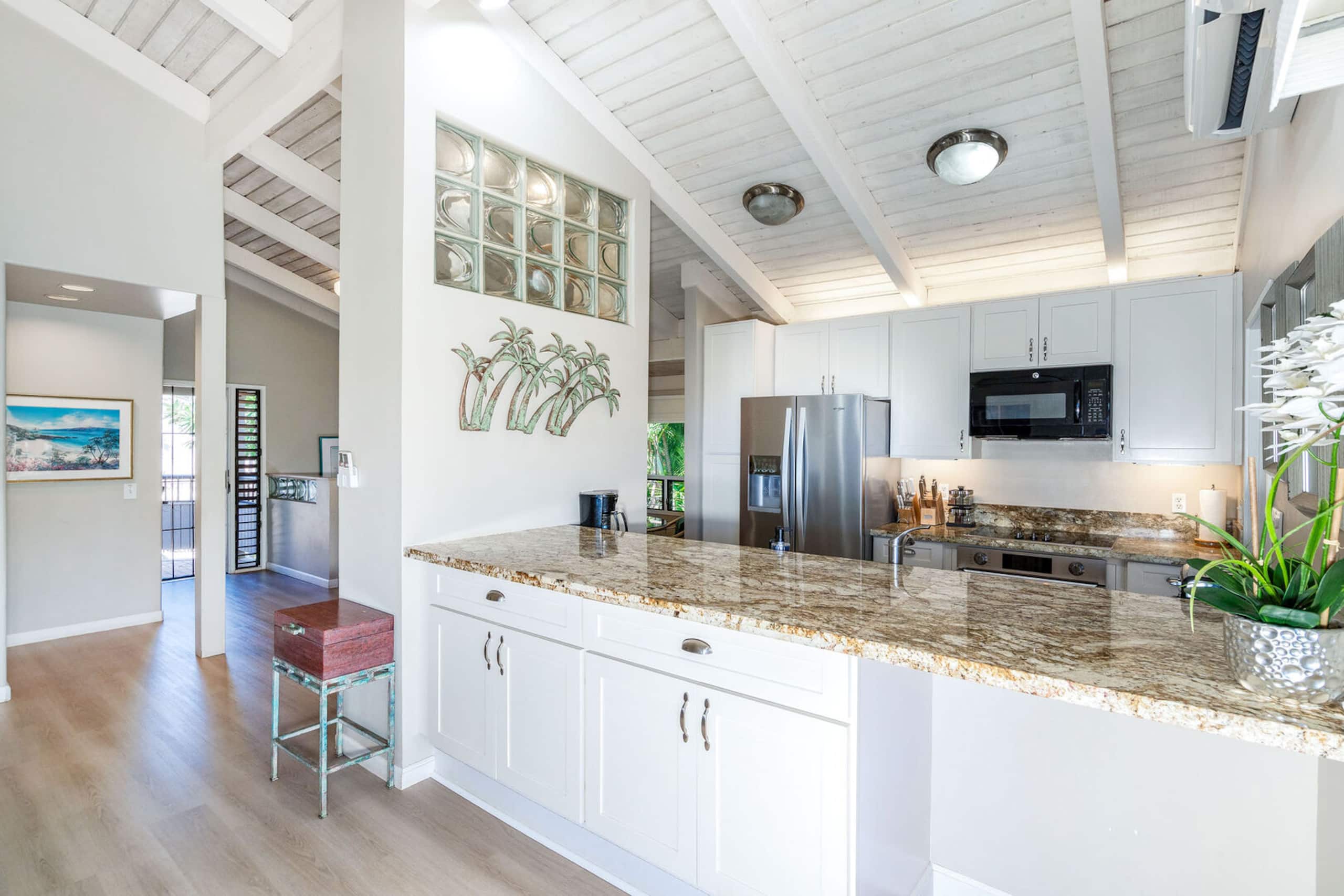 Condo in Wailea · ★4.64 · 2 bedrooms · 3 beds · 2.5 baths - Image 3