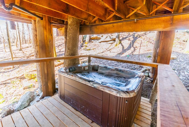 Treehouse at Fernstone - Fairytale Escape