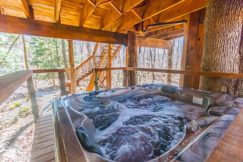 Treehouse at Fernstone | 1BR,1BA, Hot Tub,Secluded