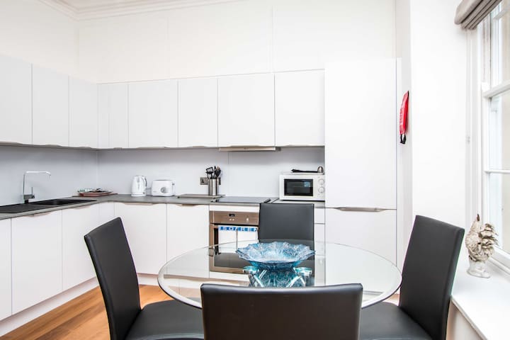 Beaufort House 2 Bedroom Executive gallery image 4