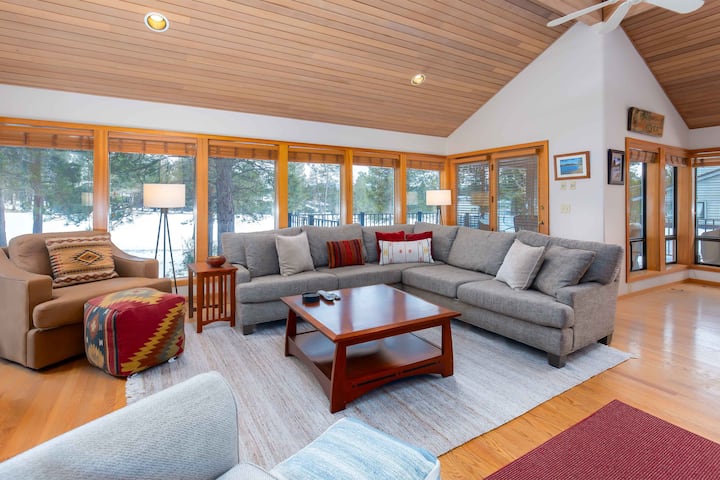 Cher06 - Spacious Home, A/c, Hot Tub - Oregon