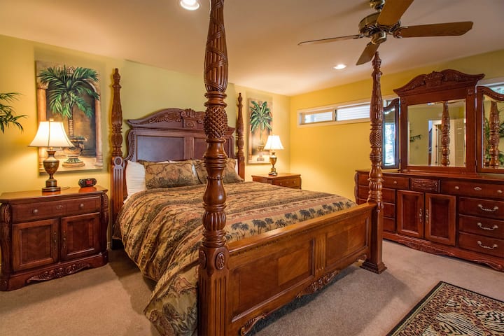 Eigen slaapkamer met kingsize bed - hoofdverdieping