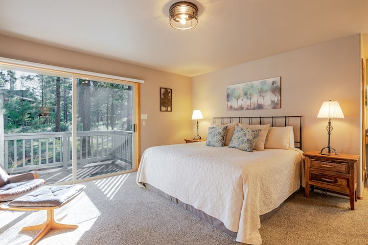 Zatim spavaća soba s king size krevetom - glavna razina