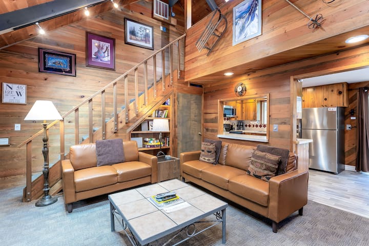 Indi17 - Classis Sunriver Cabin, Hot Tub - Sunriver, OR
