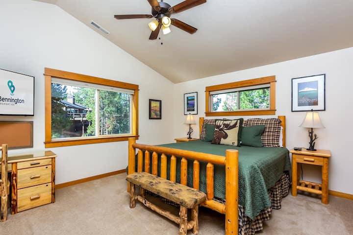 חדר שינה שני עם מיטת קינג סייז - למעלה