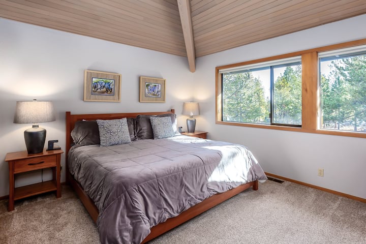 主楼层的特大号床套房