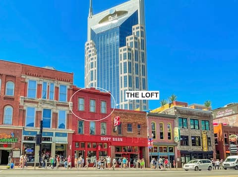 Popular Airbnb listing: Penthouse Above Music & Bars in Nashville Davidson Metropolitan Government (Balance)