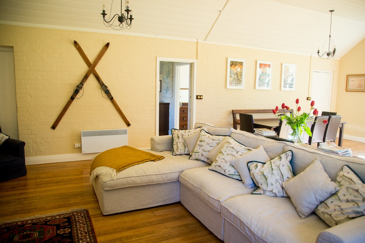 Top Airbnb: Coldstream Estate - The Whare in Ashburton District