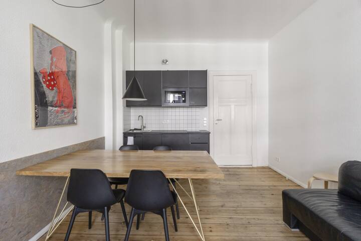 Friedrichshain Apartment for 7 Mooeve 19 gallery image 3