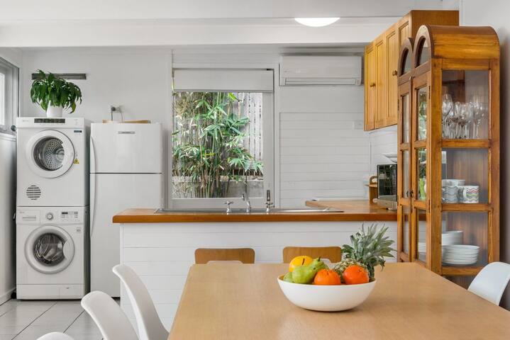 Byron Bay Luxury Lower Decks gallery image 5