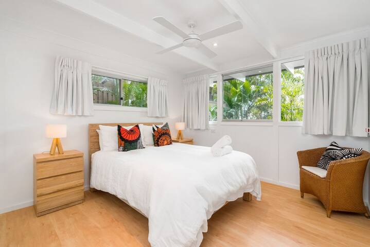 Upper Decks gallery image 5