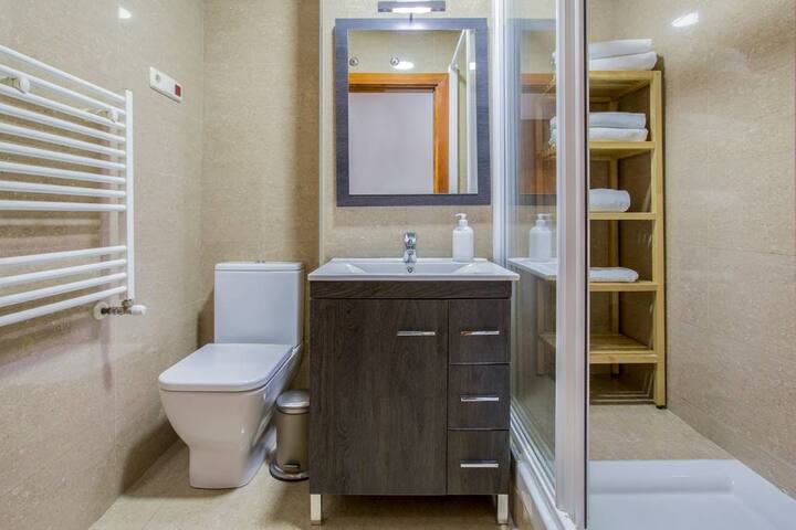 Mola! SOL Superior 3 Bedroom Apartment. gallery image 3