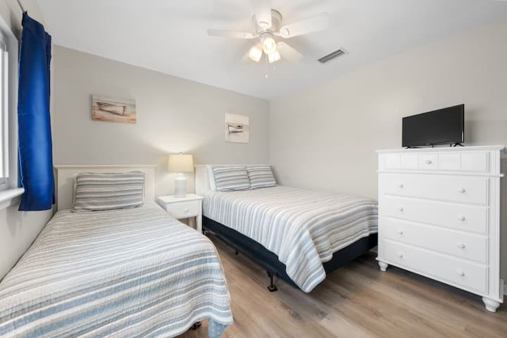 Bonhomme Richard East – Chambre 4 avec lit simple et lit Queen Size