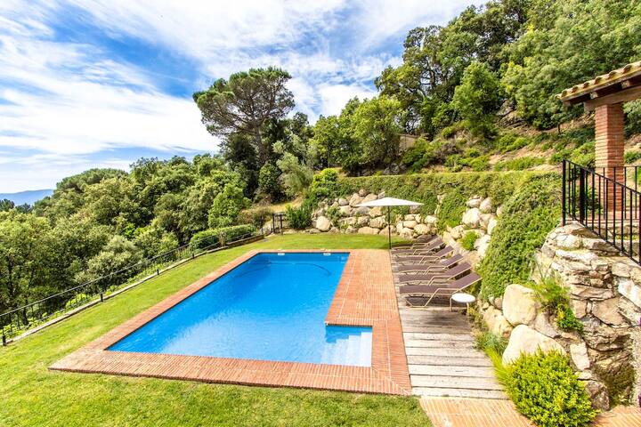 Stunning Costa Brava mountain retreat – beach 30km gallery image 5