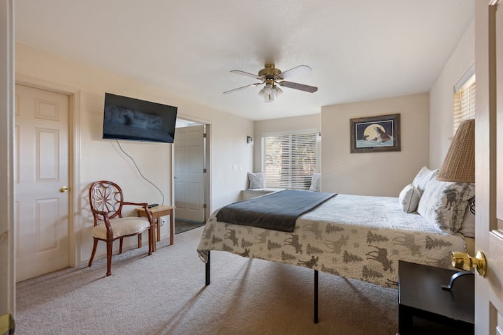 Timber Creek Escape With Great Location And - Sisters, OR