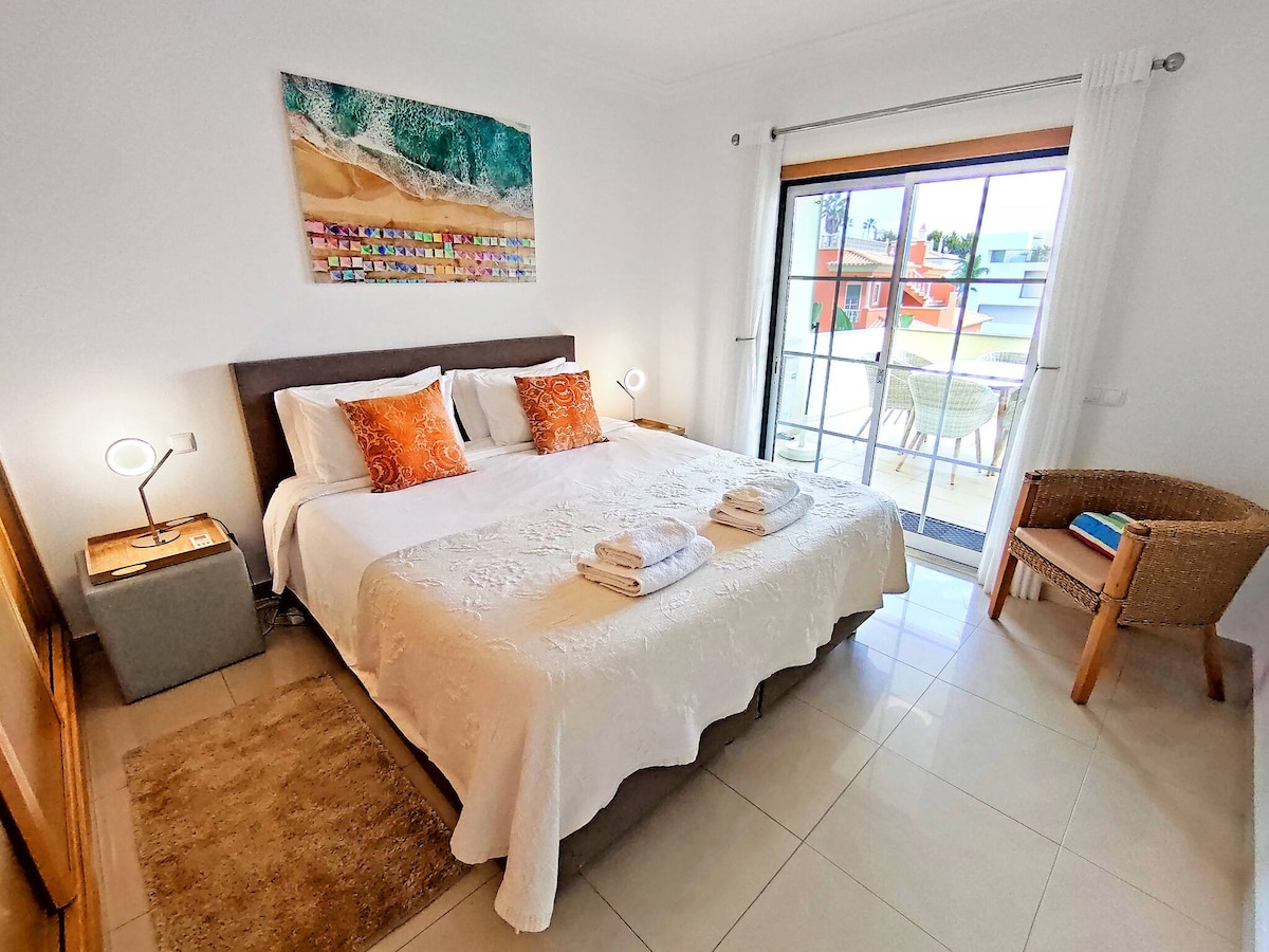 Top performing Airbnb: São Rafael Beach Luxury Condo by Be Cherish in Albufeira E Olhos De água