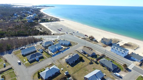 Modern Cape Cod Cottage: Walk to Craigville Beach