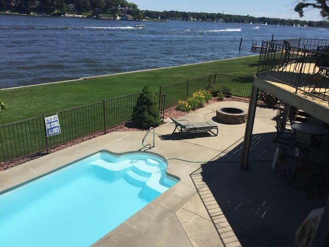 Vacation rentals 4rentus Grand Rapids managed Airbnb listing 1