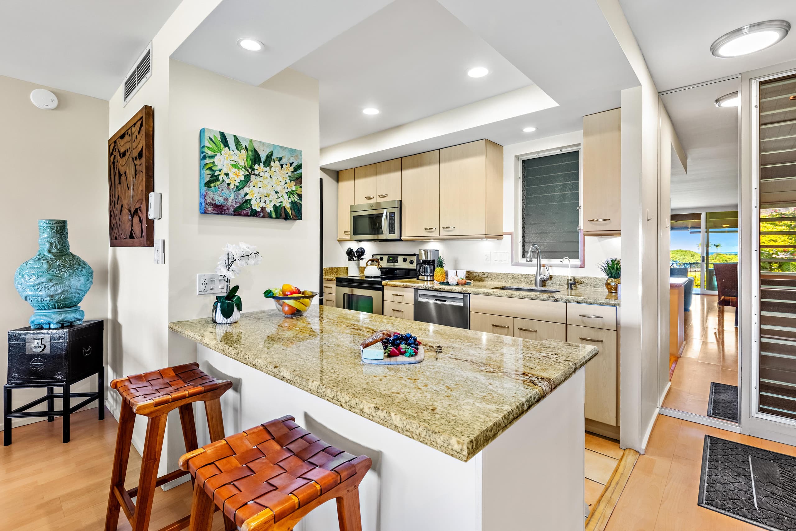 Condo in Kaanapali · ★4.61 · 1 bedroom · 2 beds · 1 bath - Image 5