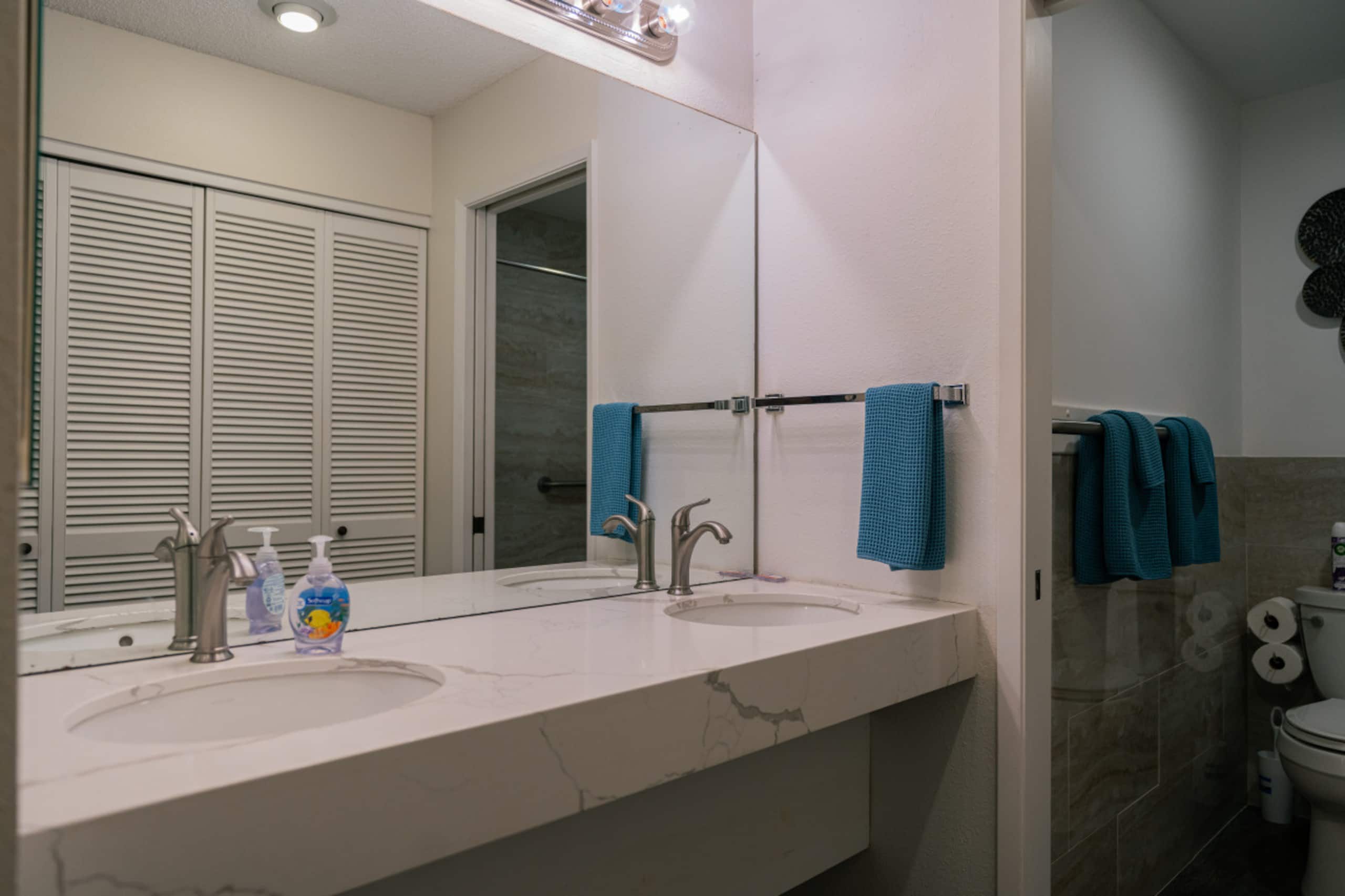 Condo in Kihei · ★4.91 · 1 bedroom · 2 beds · 2 private baths - Image 14