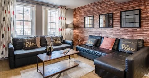 The Gathering 4 - Chester City Centre – Sleeps 14
