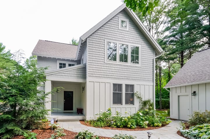 Quaint Cottages managed Airbnb listing 3