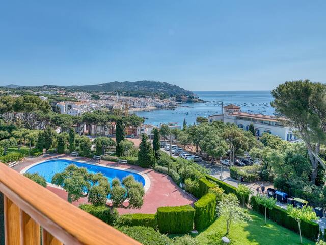 Apartment with panoramic sea views