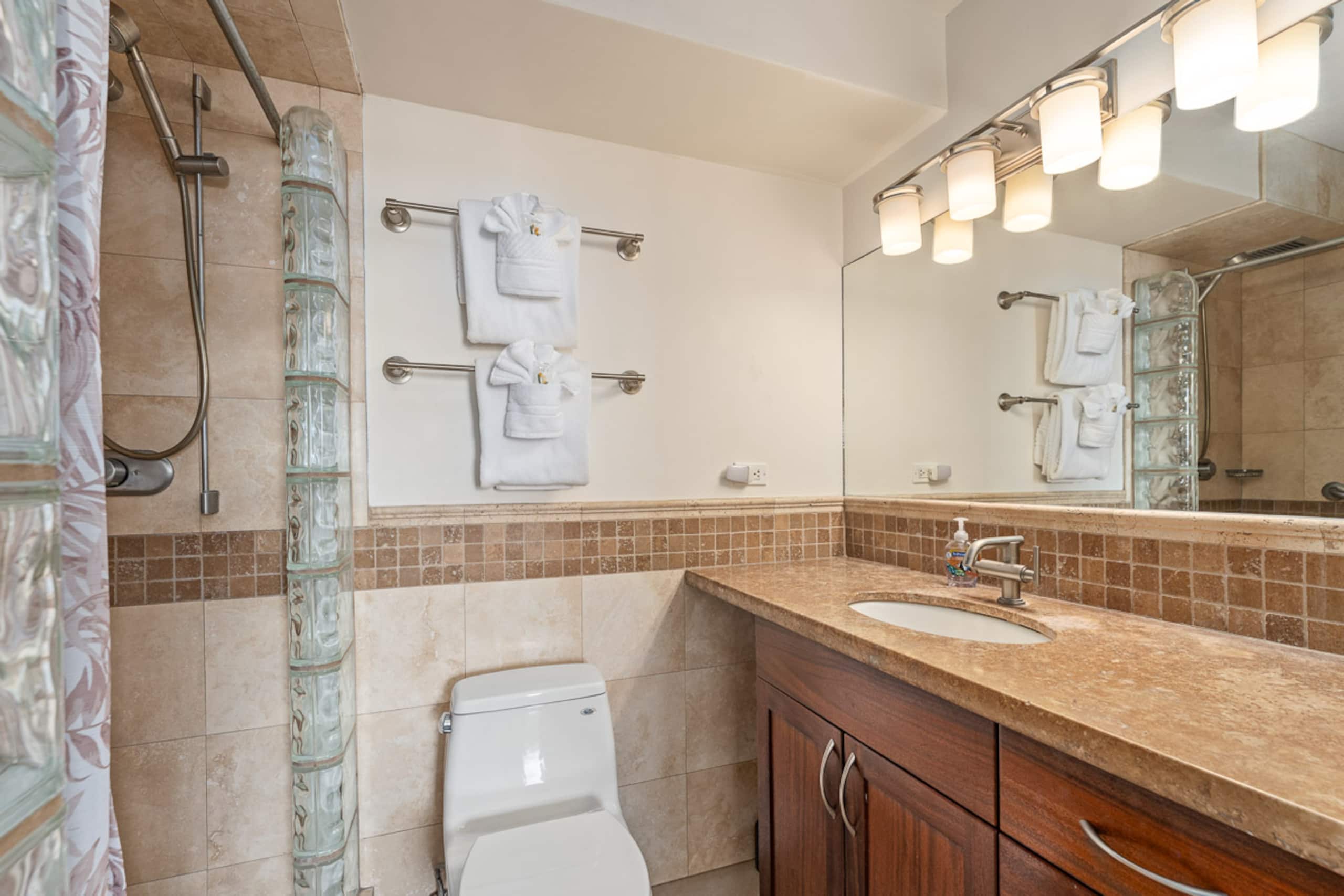 Condo in Kihei · ★5.0 · 2 bedrooms · 3 beds · 2 baths - Image 29