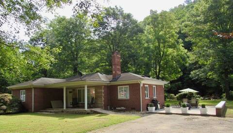 House at Main Street Lodging