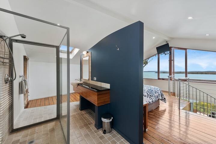 WHEELHOUSE APARTMENT 2 gallery image 2