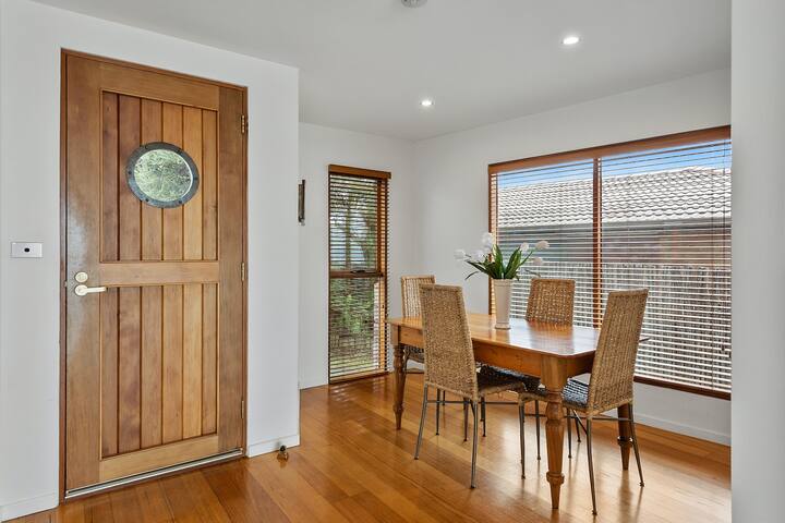 WHEELHOUSE APARTMENT 2 gallery image 5