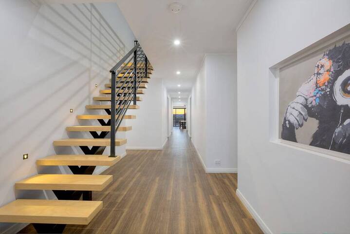 Hooked – You’ll be Hooked on this Beauty gallery image 2