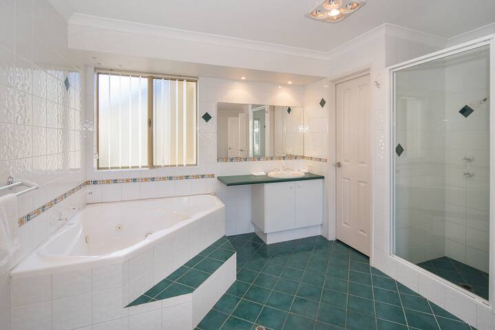 House 06 – Tranquility Dunsborough gallery image 5