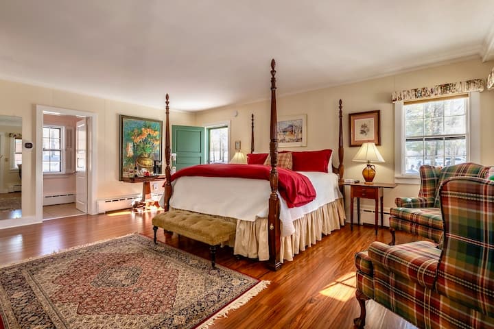 Bachelor Buttons Room
