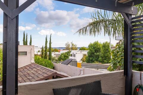 Como Mezzanine Retreat - Executive Escapes