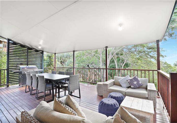 Spacious Home With Views Suitable For 2 Families - North Stradbroke Island