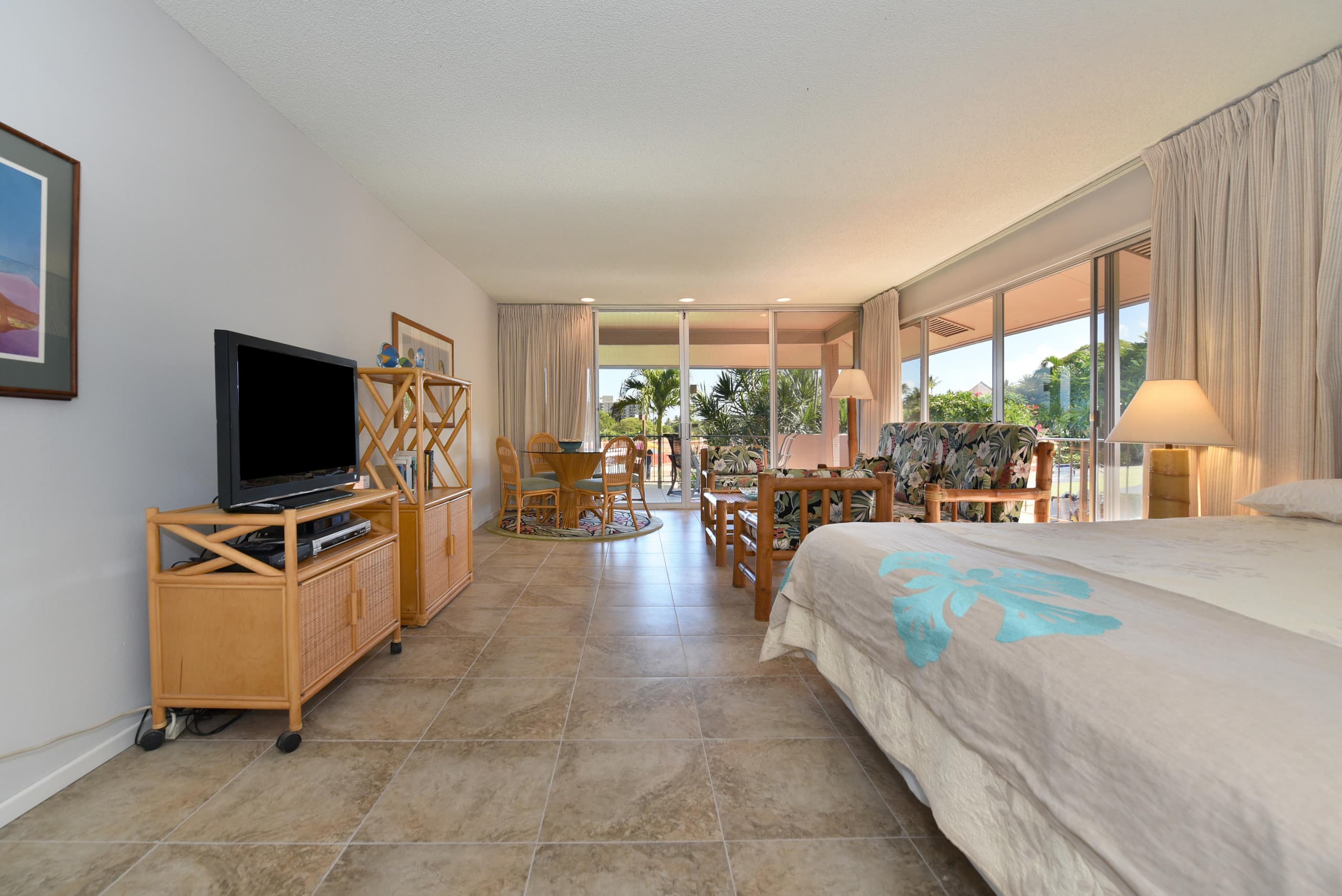 Top Floor, Corner Unit, Pool View, Kaanapali Beach - Image 5