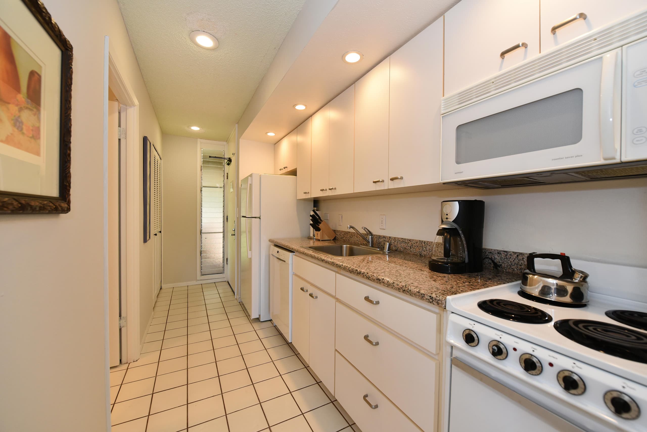 Top Floor, Corner Unit, Pool View, Kaanapali Beach - Image 14