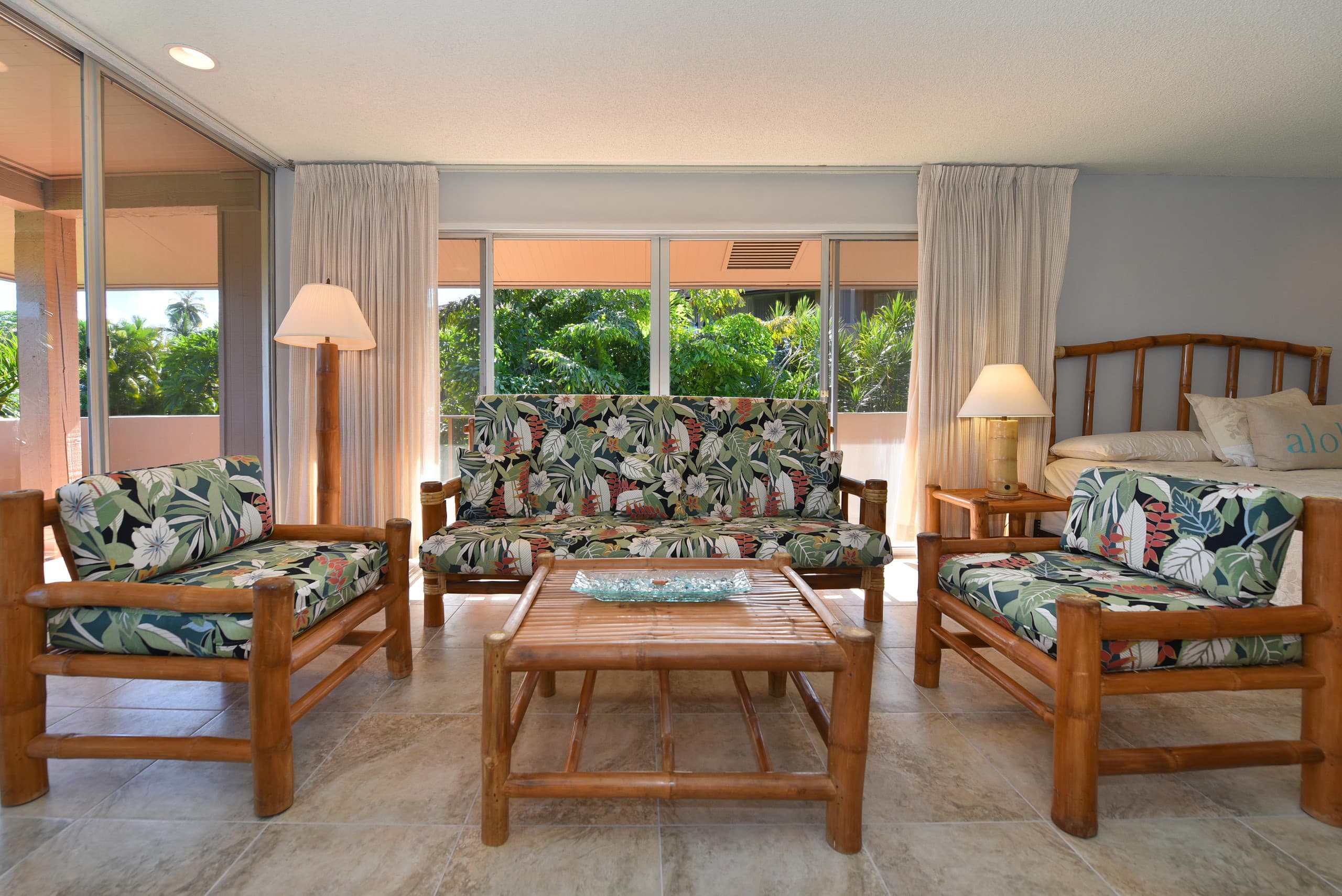 Top Floor, Corner Unit, Pool View, Kaanapali Beach - Image 24
