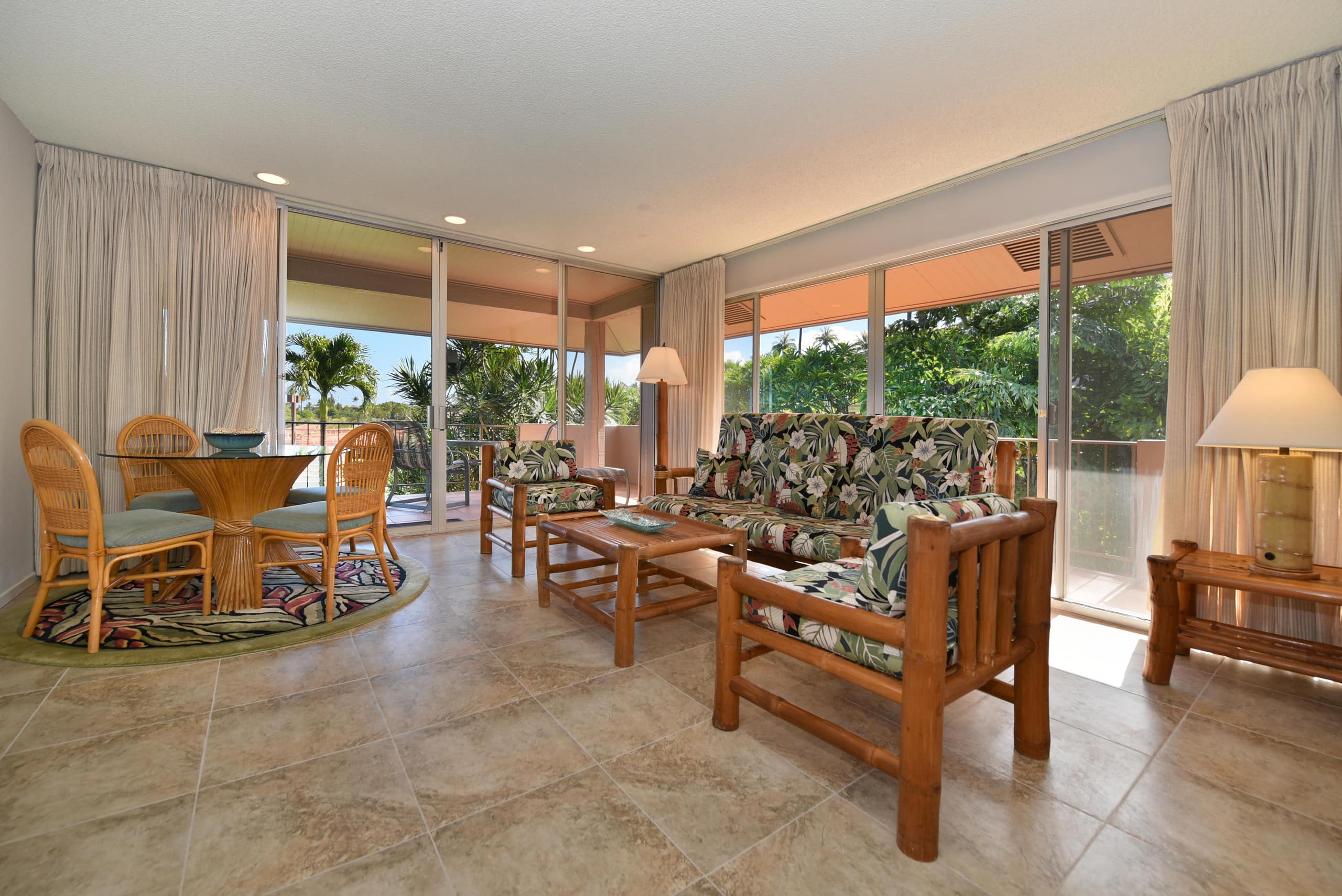 Top Floor, Corner Unit, Pool View, Kaanapali Beach - Image 2