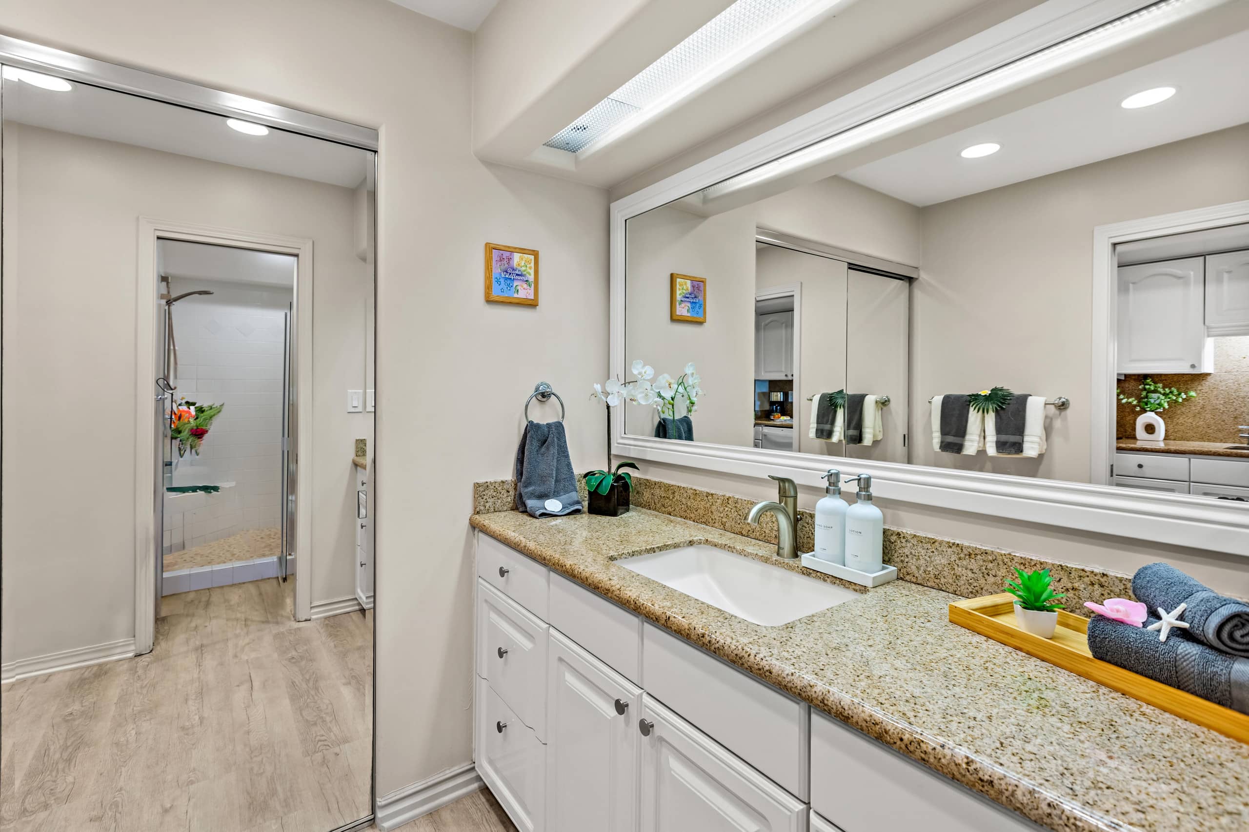 Top Flr OV, Golf Cart, Beach Cabana, Jacuzzi, Pool - Photo 18