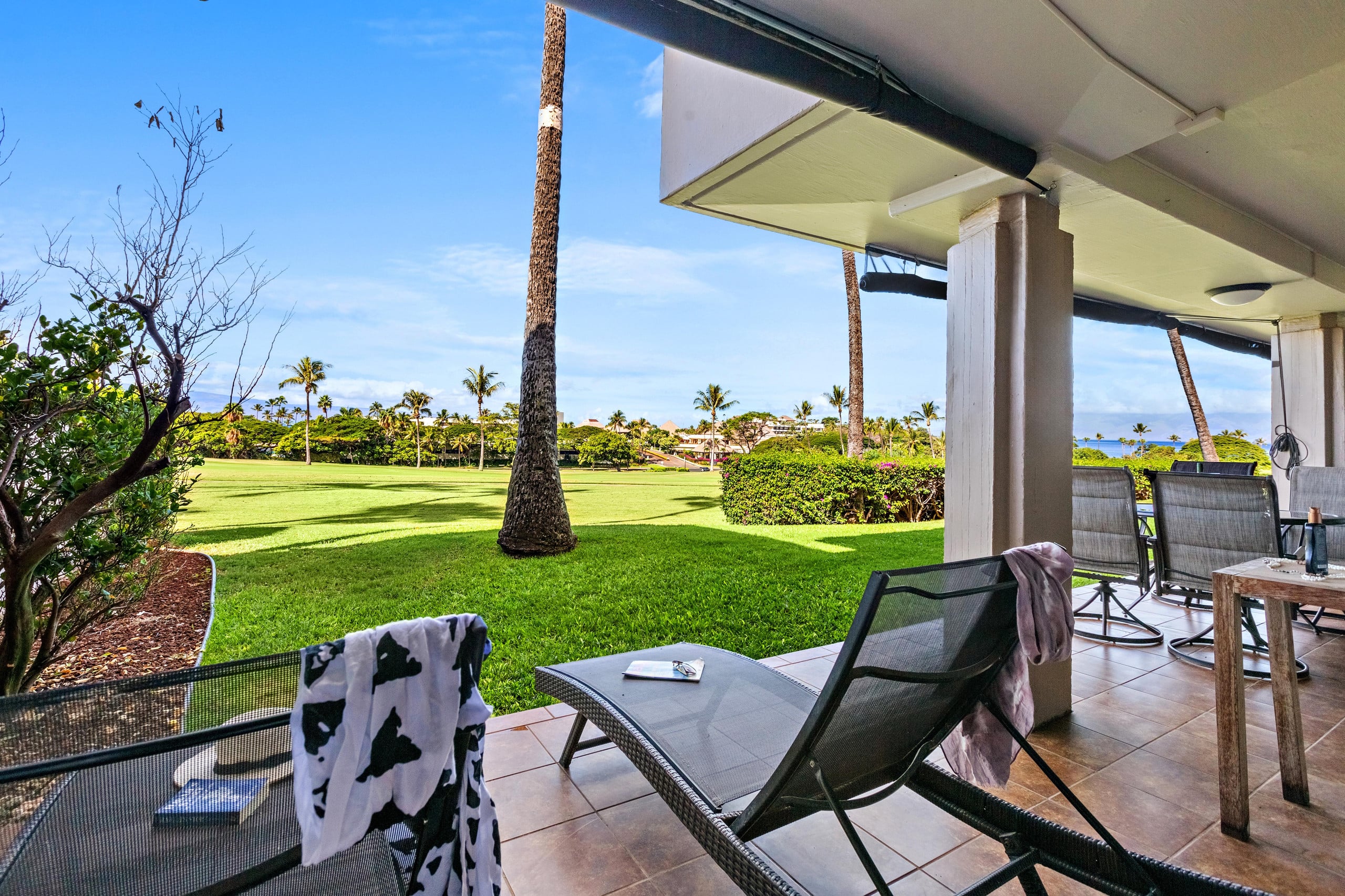 Condo in Kaanapali · ★4.69 · 1 bedroom · 2 beds · 1 bath - Photo 10
