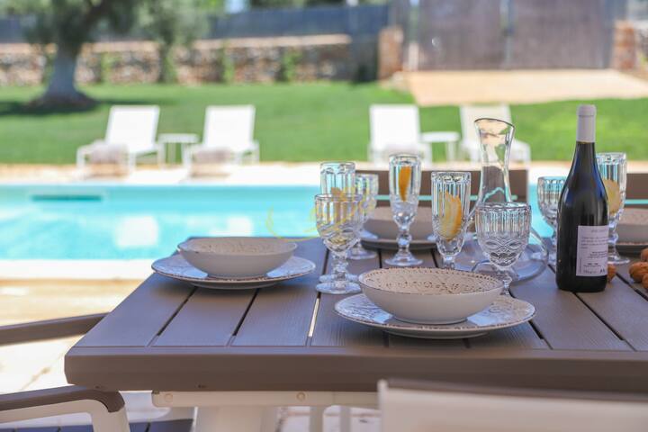 TD Villa Patrizia Pool & Alfresco Kitchen gallery image 4