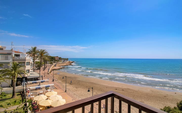 Apartamento En Primera Línea Playa Cargador - Alcossebre