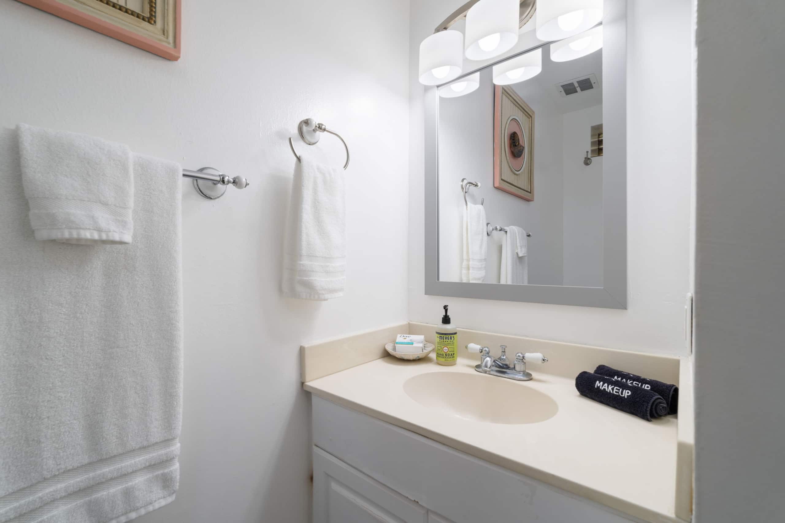 Condo in Kahuku · ★4.68 · 2 bedrooms · 3 beds · 2 shared baths - Image 9
