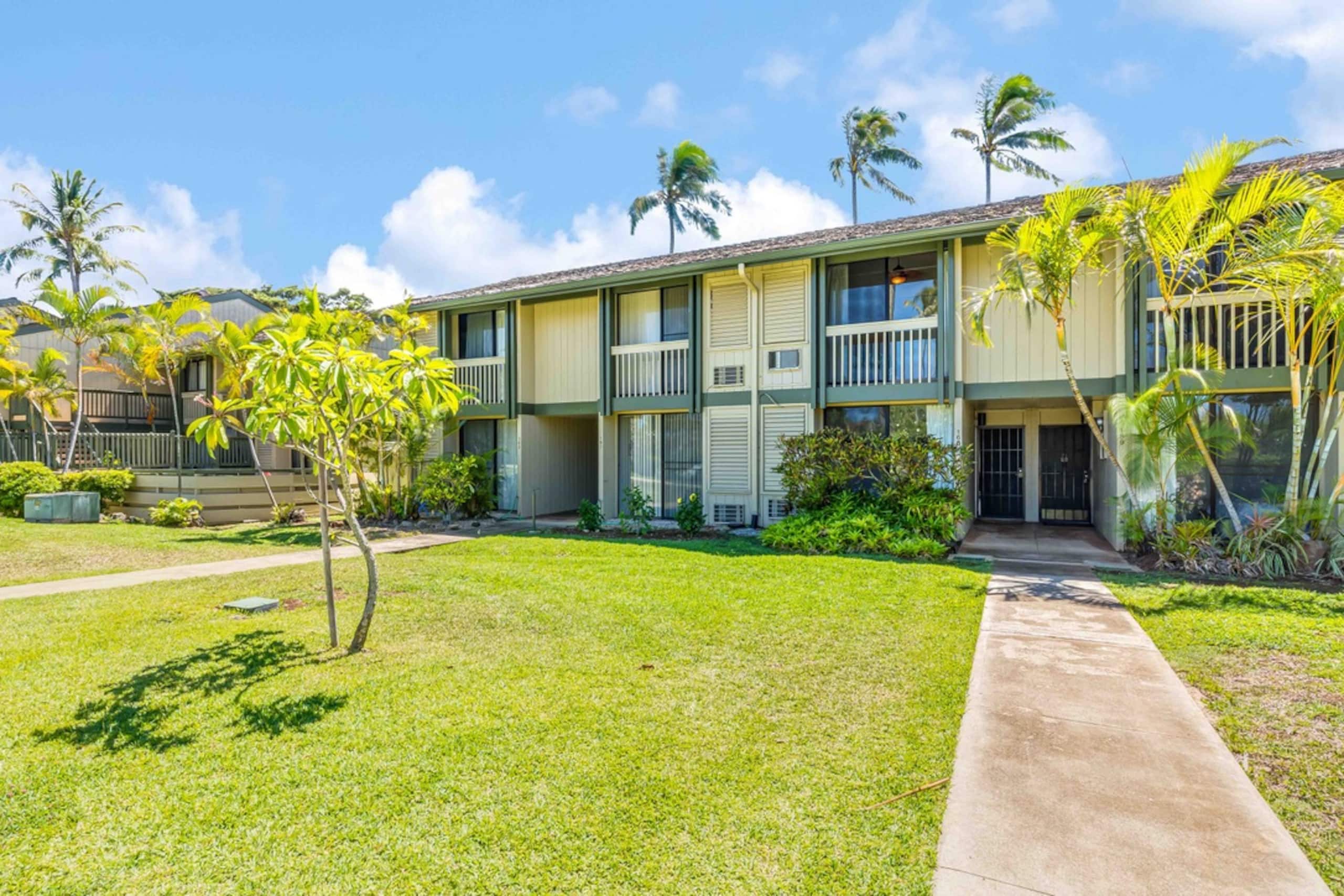 Condo in Kahuku · ★4.82 · 2 bedrooms · 4 beds · 2 shared baths - Image 22